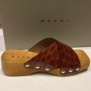 NWT Marni‎ criss cross sandal.